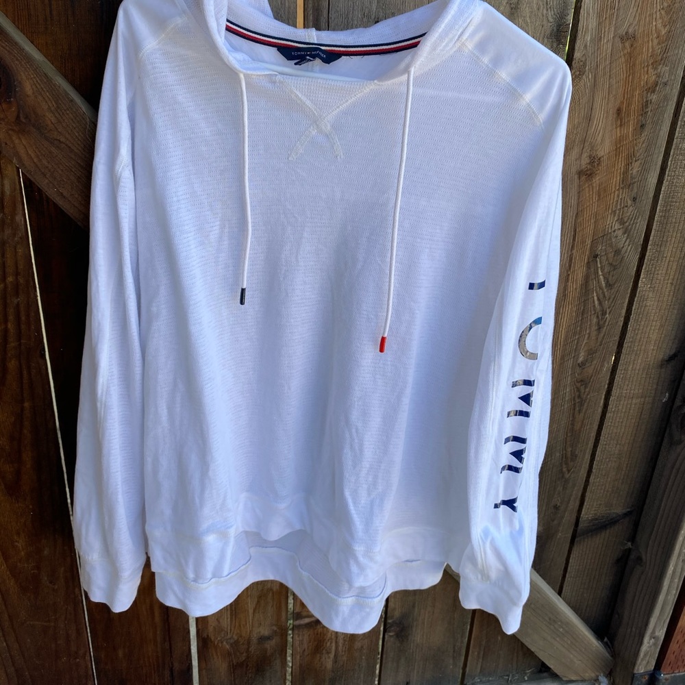 Tommy sweater